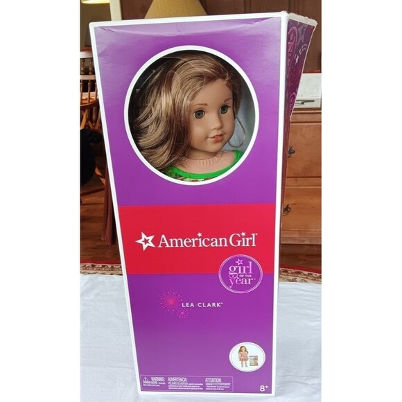 American Girl Doll Lea Clark 18" w/ Outfits & Accessories in Box 2016 Girl Year - Picture 8 of 8